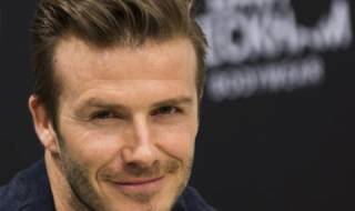 Дейвид Бекъм на спаринг със ... сина си (ВИДЕО)