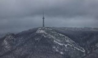 Студът продължава