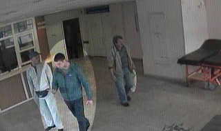 Полицията в Бургас издирва младежи, свързани с катастрофа