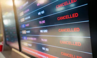 В Австрия: Самолет на Austrian Airlines кацна в София заради заплаха