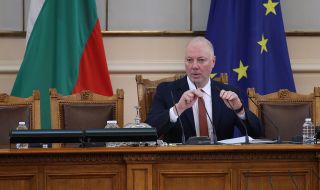 Заради липсата на кворум: Росен Желязков даде 30 минути почивка на депутатите 