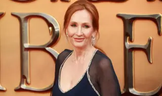 И "майката" на Хари Потър скочи на британския премиер заради Епстийн