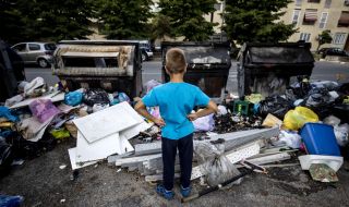 Рим пред колапс: Вечният град е зарит с боклук