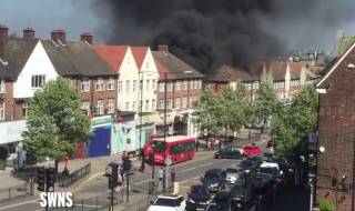 Силни взривове разтърсиха Лондон