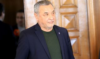 Валери Симеонов ще води листата в Бургас