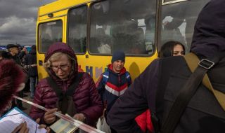 Украйна призова жителите на Херсонска област да не се евакуират