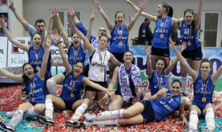 Масов бой и шампионска титла за волейболистките на Левски