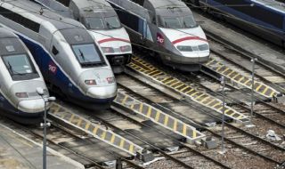 Тежък инцидент! Един човек загина при катастрофа с блъснати от влак мигранти във Франция