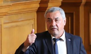 Валери Симеонов: Премиерът не ми вдига, но аз съм тъп и упорит