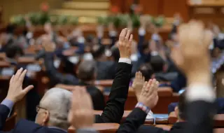 Проект за намаляване на броя на депутатите може да скара управляващата коалиция в Румъния