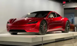 Tesla отново отложи премиерата на Roadster, но този път не по желание на Мъск