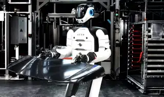 Новите служители на BMW могат да работят денонощно, без да се хранят и… са роботи (ВИДЕО)