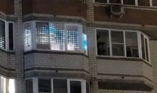 Съседи издадоха руснак, украсил прозореца си с гирлянд "Слава на Украйна" ВИДЕО