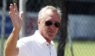 Кройф разкритикува Ван Гаал и Моуриньо