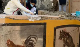 Археолози откриха палави графити и надписи по стените на Помпей