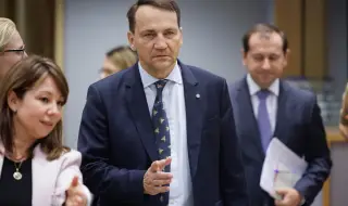 Шикорски: Полша дължи подкрепа на Украйна заради собствената си сигурност