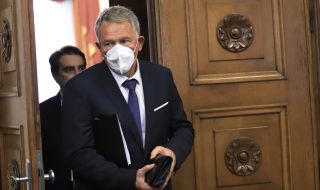 Президентът се срещна със здравния министър заради усложнената COVID обстановка