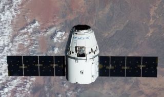 Първите космически туристи на SpaceX вече са готови за излитане