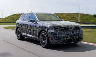 BMW вгражда огромна 144кВтч батерия в новото X5