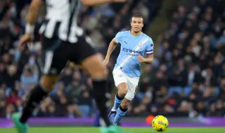 Милан иска защитник на Манчестър Сити