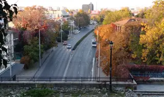 Строят 5-етажен паркинг със стотици паркоместа в центъра на Пловдив