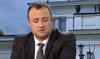 Депутат от БСП: Позициите на Тодор Тагарев към войната в Украйна са крайни, ще бъдем изключително критични към него
