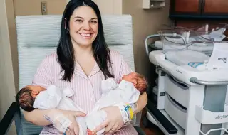 Жена от Алабама с две матки роди две момичета за два дни ВИДЕО
