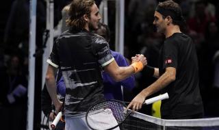 Циципас удари Федерер и е на финал в Лондон