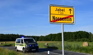 Катастрофа с пътнически автобус в Германия: Най-малко 20 ранени
