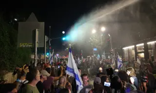 Хиляди израелци протестираха срещу кабинета на Нетаняху за поредна вечер