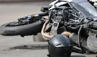 Моторист загина в катастрофа с микробус край Пещера