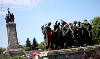 Ще има ли нов живот за Паметника на Съветската армия…