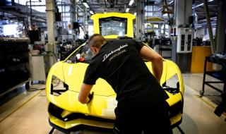 Lamborghini затваря фабриката си заради коронавируса