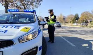 Полицаи катастрофираха в село Стойково
