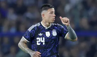 Аржентински халф настрои съблекалнята на Челси срещу себе си