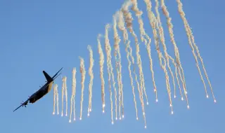 Израел унищожи самолет на летище Мехрабад в Техеран