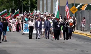 Над 5 хиляди българи на грандиозен парад по случай 24 май в Чикаго