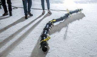 Змия робот, способна да се движи по всякаква повърхност (ВИДЕО)