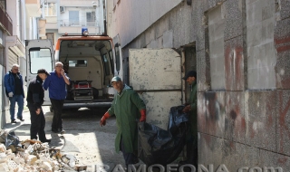 До училище в Бургас откриха труп