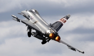 Изтребители на НАТО съпроводили самолета на руски министър