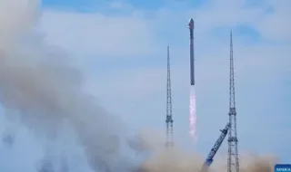 Частен китайски играч се включи в изграждането на източния съперник на Starlink