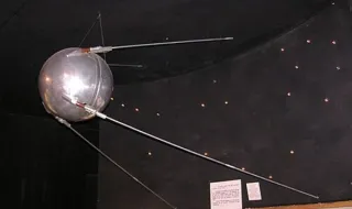 Спутник-1: първият изкуствен спътник е изстрелян през 1957 г.