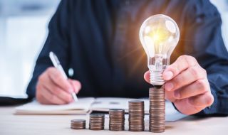 Сметките за енергия във Великобритания скачат с 80 процента