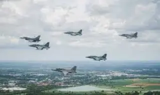 Тайландски изтребители F-16 атакуваха цели на 60 километра навътре в Камбоджа
