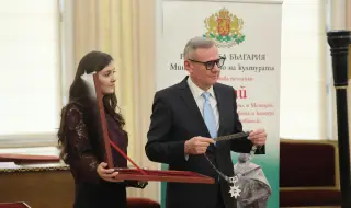 Министърът на културата Евтим Милошев връчи наградите „Златен век“