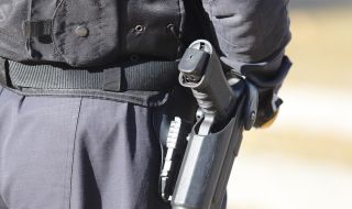 Полицаи в почивка нанесли побой над младеж пред дискотека в Плевен