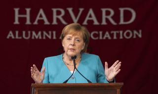 Посланик подаде оставка! Сравни Меркел с Хитлер