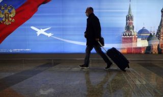 Стотици хиляди висококвалифицирани работещи напуснаха Русия след инвазията в Украйна
