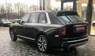 Богати украинци полудяха по SUV-то на Rolls-Royce