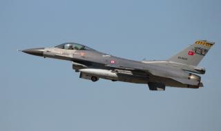 Гръцки самолети пресрещнаха турски F-16